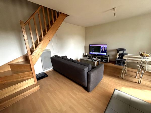 IMMEUBLE RÉCENT AVEC 3 LOGEMENTS LOUÉS ? INVESTISSEMENT RENTABLE ET SANS CHARGES