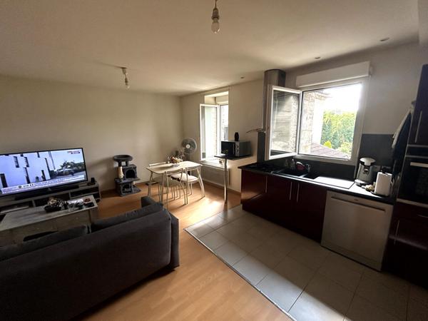 IMMEUBLE RÉCENT AVEC 3 LOGEMENTS LOUÉS ? INVESTISSEMENT RENTABLE ET SANS CHARGES