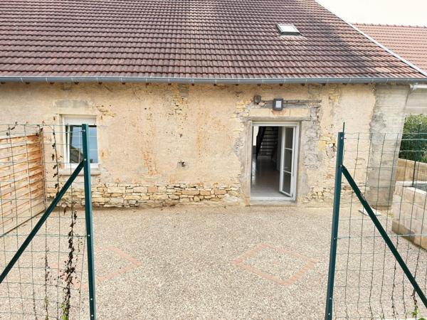 Maison rénové de 77 m2, 2 chambres, garage