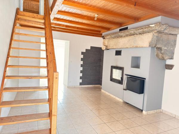 Maison rénové de 77 m2, 2 chambres, garage