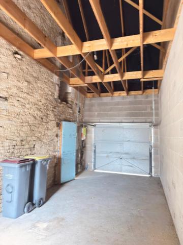 Maison rénové de 77 m2, 2 chambres, garage