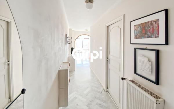 Appartement à vendre    2 pièces • 67 m2 La Ciotat