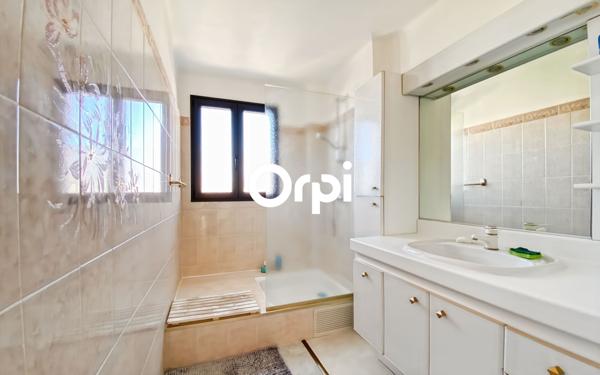 Appartement à vendre    2 pièces • 67 m2 La Ciotat