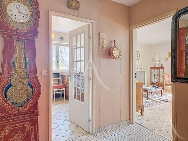 Appartement 4 pièces ? 90 m² ? Hyper centre Mantes-la-Jolie ? 3 chambres + balcon + box