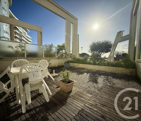 Appartement à vendre  2 pièces - 35,60 m 2   LA ROCHELLE  - 17