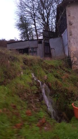 Ancien corps de ferme à rénover sur 13.000m²