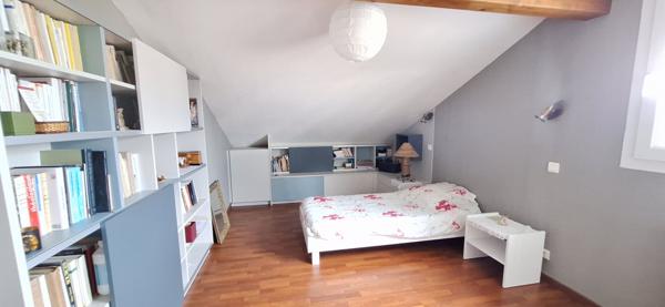 Bourg En Bresse centre, bel appartement récent  3 pièce(s) 76.58 m2 carrez et 92 m2 hors carrez , 2 grandes chambres , terrasse de 15m2