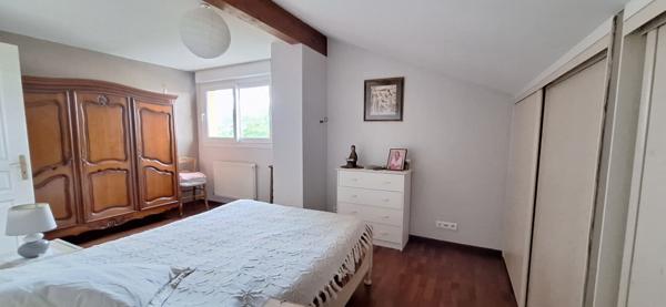Bourg En Bresse centre, bel appartement récent  3 pièce(s) 76.58 m2 carrez et 92 m2 hors carrez , 2 grandes chambres , terrasse de 15m2