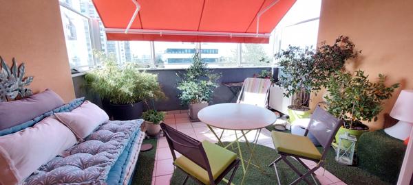 Bourg En Bresse centre, bel appartement récent  3 pièce(s) 76.58 m2 carrez et 92 m2 hors carrez , 2 grandes chambres , terrasse de 15m2