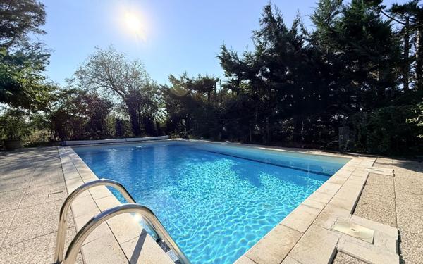 Maison à vendre    7 pièces •  Riscle