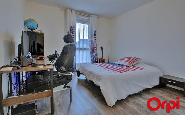 Appartement à vendre    2 pièces •  Bourgoin-Jallieu