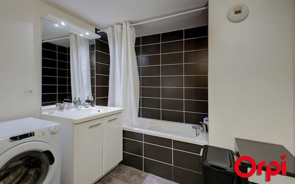 Appartement à vendre    2 pièces •  Bourgoin-Jallieu