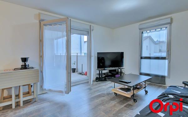 Appartement à vendre    2 pièces •  Bourgoin-Jallieu