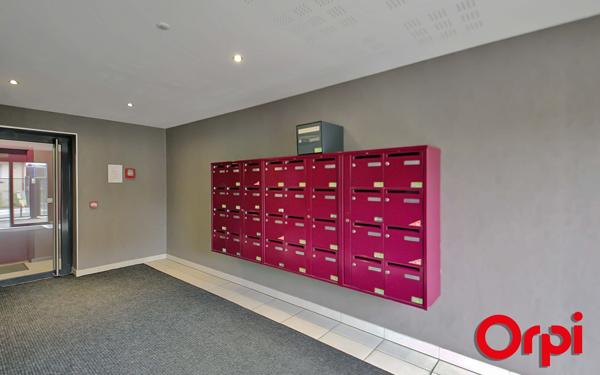 Appartement à vendre    2 pièces •  Bourgoin-Jallieu