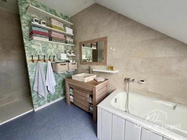 VITRE - Maison - Coeur de ville - Volumes, calme et revenu locatif