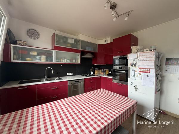 VITRE - Maison - Coeur de ville - Volumes, calme et revenu locatif