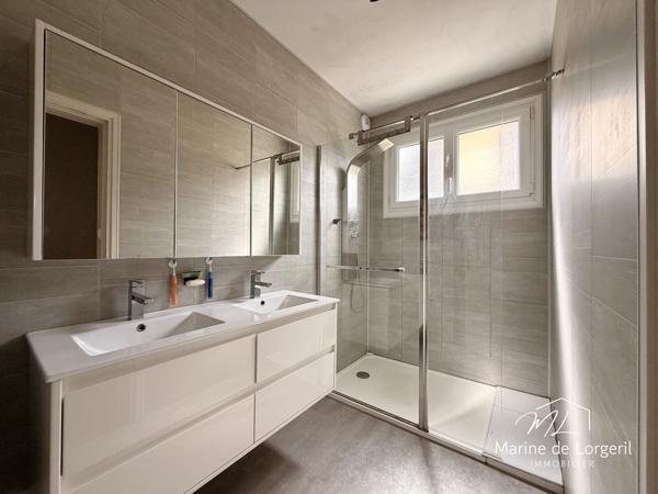 VITRE - Maison - Coeur de ville - Volumes, calme et revenu locatif