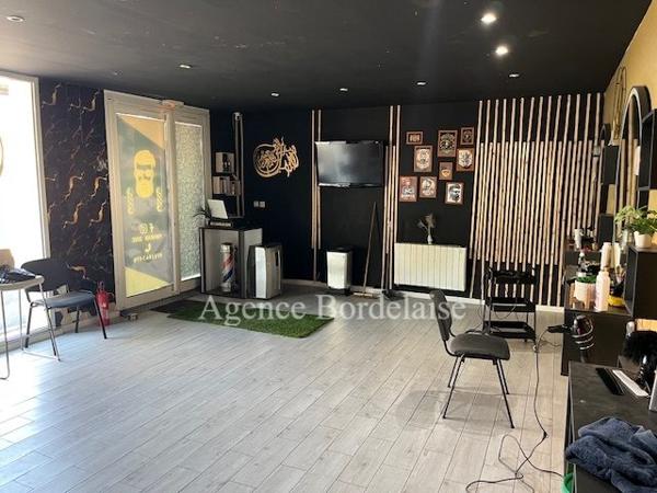 Mérignac, Salon de coiffure d’environ 40m².
