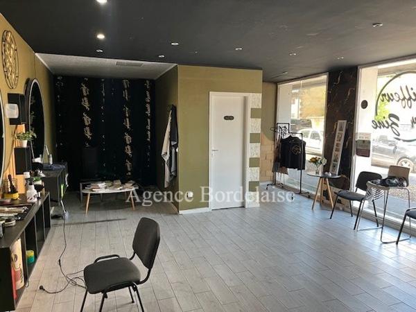 Mérignac, Salon de coiffure d’environ 40m².