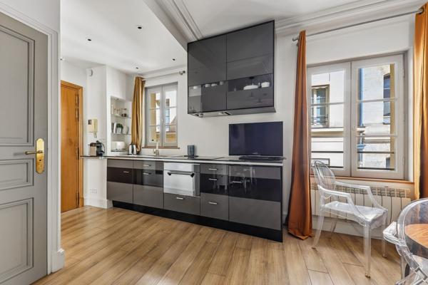 Vente Appartement de luxe Paris 8 1 pièce 24 m²