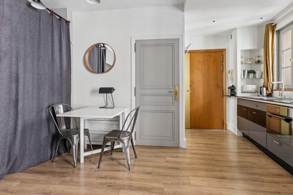 Vente Appartement de luxe Paris 8 1 pièce 24 m²