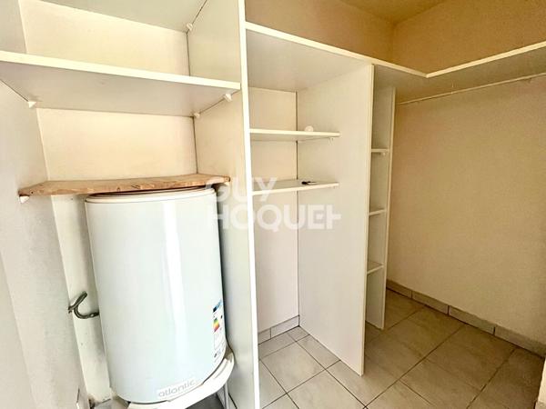 Studio climatisé en rez de chaussée avec terrasse et parking