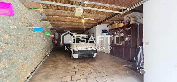 Maison de village avec Cour et Terrasse