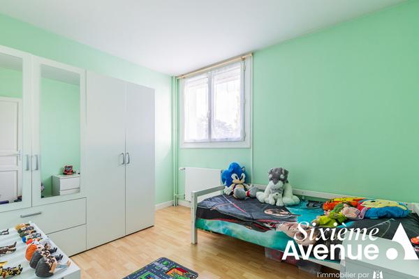 Appartement 4 pièces 81.11 m2
