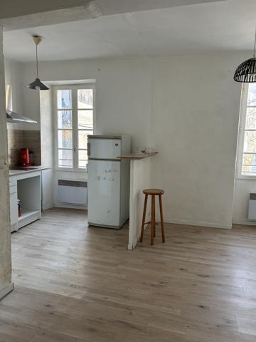 Courthézon (84350) Immeuble de rapport à Courthézon de 160 m2