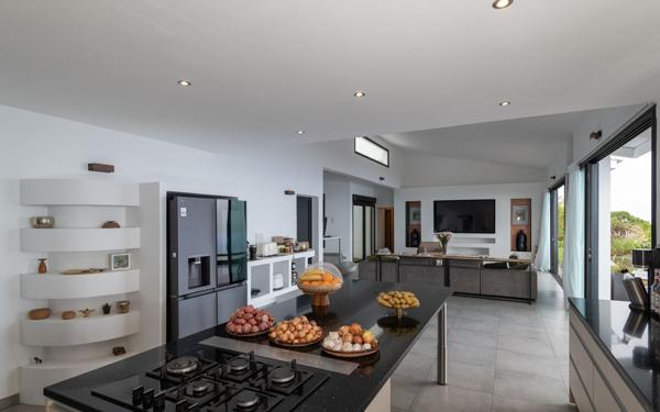 Maison à vendre    4 pièces • 158 m2 Saint-Leu