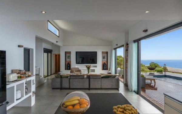 Maison à vendre    4 pièces • 158 m2 Saint-Leu