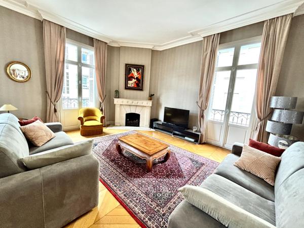 Vente Maison de luxe Tours 7 Pièces 208 m²