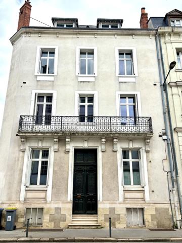 Vente Maison de luxe Tours 7 Pièces 208 m²