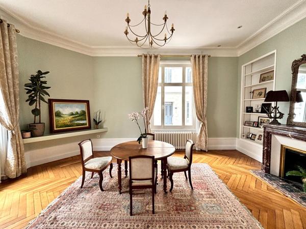 Vente Maison de luxe Tours 7 Pièces 208 m²