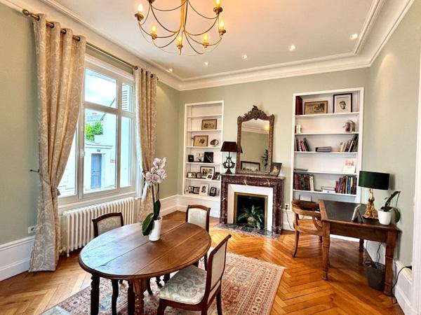 Vente Maison de luxe Tours 7 Pièces 208 m²