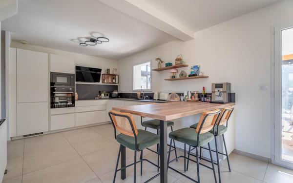 Maison à vendre    4 pièces • 111 m2 Montluel