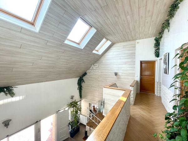 Maison Eragny 11 pièce(s) 310m2 920 000 € **  - Référence  7958