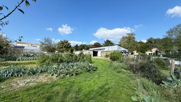 LA ROCHE SUR YON TERRAIN A VENDRE 1500 m²