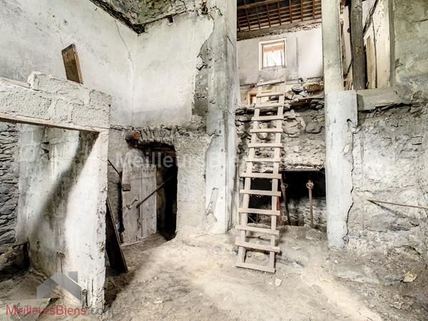 Epierre - Maison de village à rénover