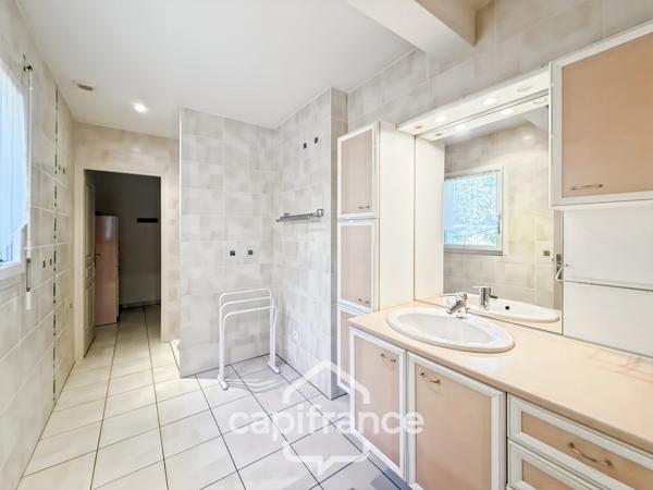 Maison à vendre 6 pièces (56) PONTIVY – Maison familiale avec vie de plain-pied.