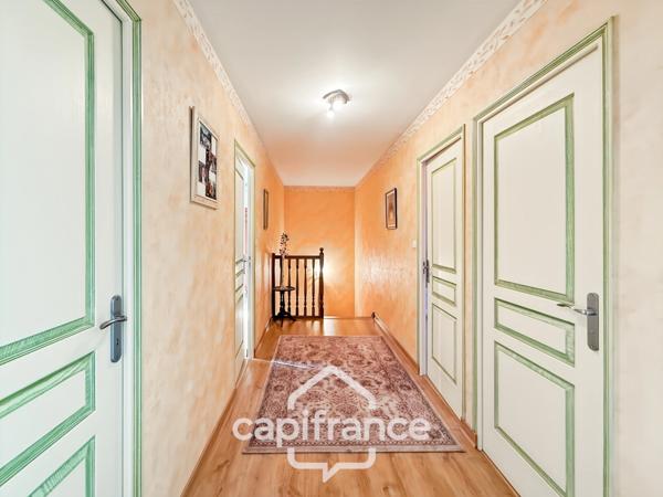 Maison à vendre 6 pièces (56) PONTIVY – Maison familiale avec vie de plain-pied.