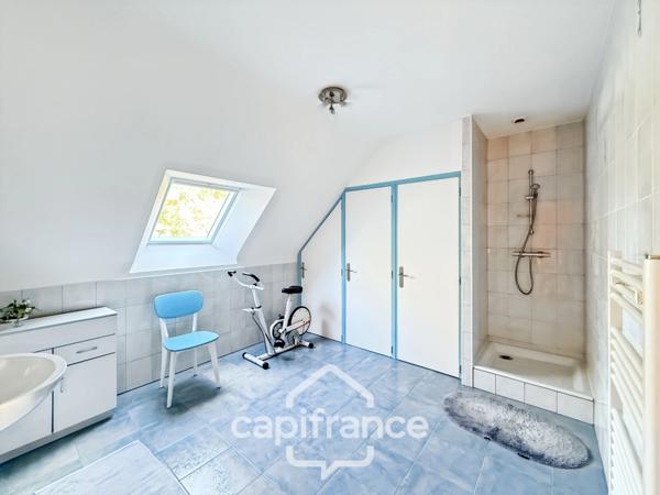 Maison à vendre 6 pièces (56) PONTIVY – Maison familiale avec vie de plain-pied.