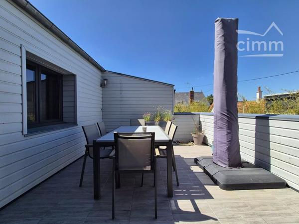 Située dans un quartier recherché de Blois, découvrez cette magnifique maison du XIXe siècle offrant 200 m² habitables.