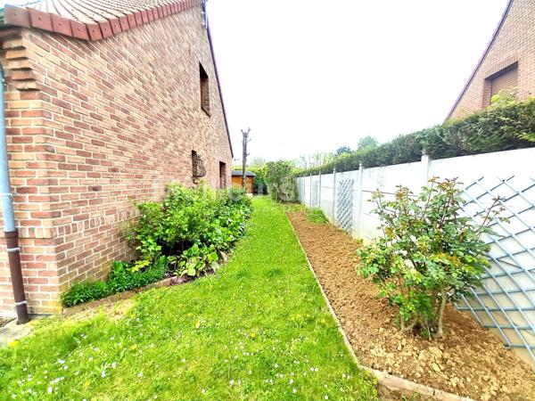 MAISON INDIVIDUELLE SEMI PLAIN PIED 171 M2 HABITABLE GARAGE JARDIN