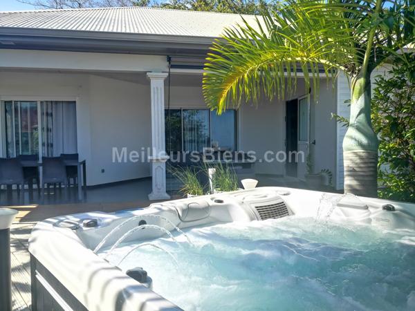 VILLA DE STANDING  PLAIN PIED QUARTIER RESIDENTIEL MANAPANY LES BAS