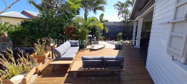 VILLA DE STANDING  PLAIN PIED QUARTIER RESIDENTIEL MANAPANY LES BAS