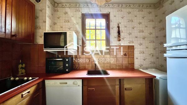 Bastidon en duplex en rez de jardin à pied port SANTA LUCIA et commerces