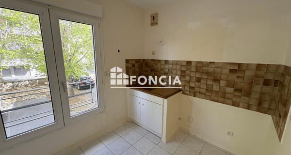 Location Studio 28.92 m² - Coulommiers 77120