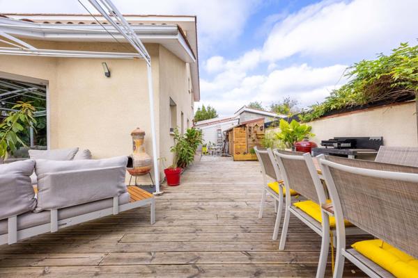 Grande maison avec studio indépendant à Mérignac Capeyron