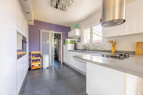 Grande maison avec studio indépendant à Mérignac Capeyron